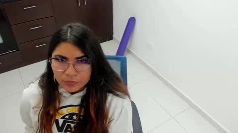 luna  online show from February 2025 11:19:02 AM