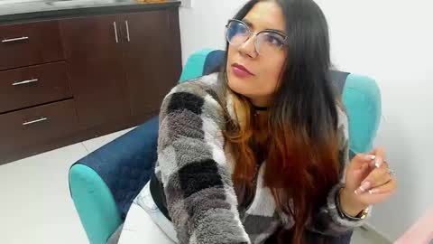 luna  online show from February 2025 11:21:02 AM