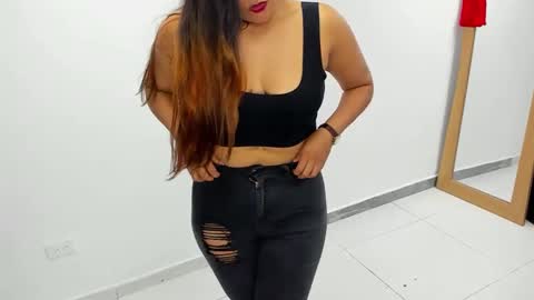 luna  online show from February 2025 02:23:01 PM