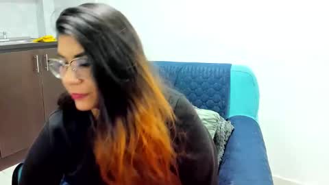 luna  online show from February 2025 11:24:02 AM