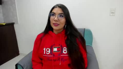 luna  online show from November 2025 11:23:02 AM