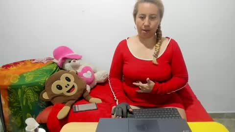 lunafantastic online show from February 2025 06:32:02 AM