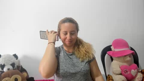 lunafantastic online show from February 2025 01:58:01 PM