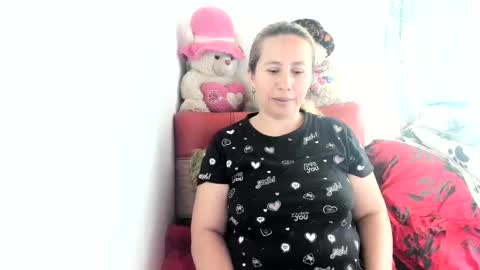 lunafantastic online show from September 2025 05:12:02 PM