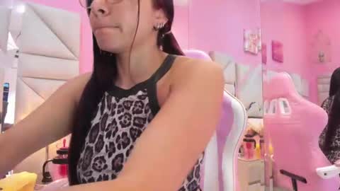 luna_hix online show from July 2026 12:09:01 PM