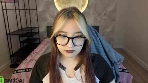 Luna Host online show from April 2026 01:25:01 AM