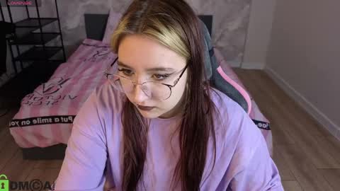 Luna Host online show from April 2026 01:45:01 AM