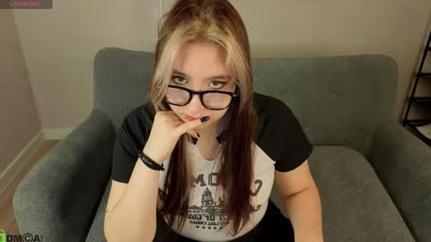 Luna Host online show from April 2026 02:58:02 AM