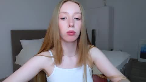 Luna online show from December 2024 11:09:01 PM