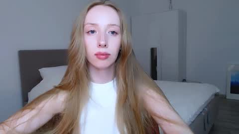 Luna online show from February 2025 01:16:02 AM