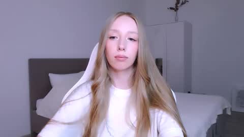 Snapshot of luna_insanity chatting on November 2025 07:57:02 PM Luna online show from November 2025 07:57:02 PM