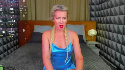 luna_lew1s online show from October 2025 08:04:01 AM