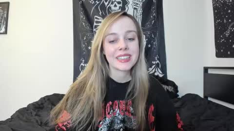 Luna online show from November 2025 05:50:02 AM