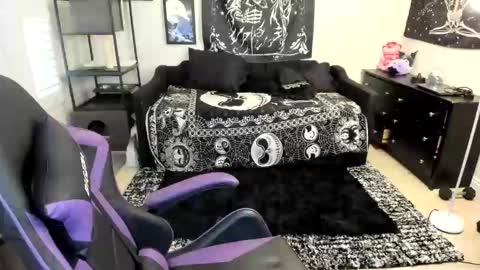 Luna online show from March 2026 10:32:01 PM