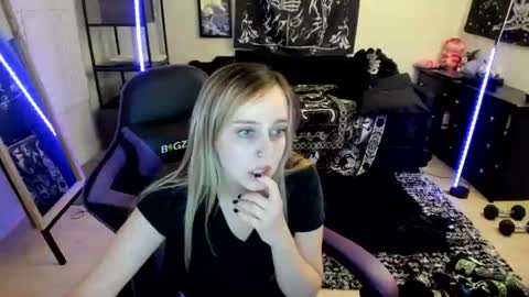 Snapshot of luna_lovelyy chatting on July 2026 04:07:02 AM Luna online show from July 2026 04:07:02 AM