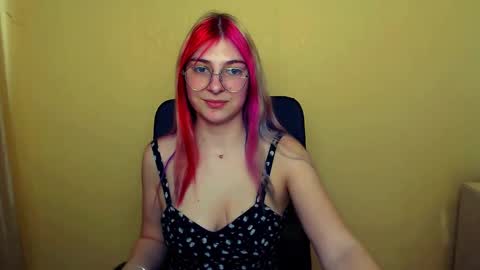 Luna online show from February 2025 12:14:02 PM