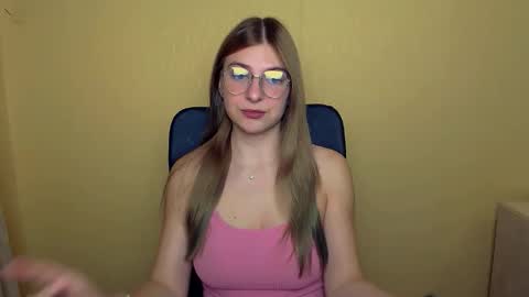 Snapshot of luna_lush_ chatting on September 2025 08:19:01 AM Luna online show from September 2025 08:19:01 AM