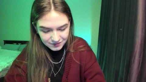 Luna online show from November 2025 08:08:02 PM