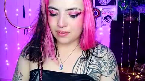 MISS LUNA  online show from February 2025 10:11:01 PM