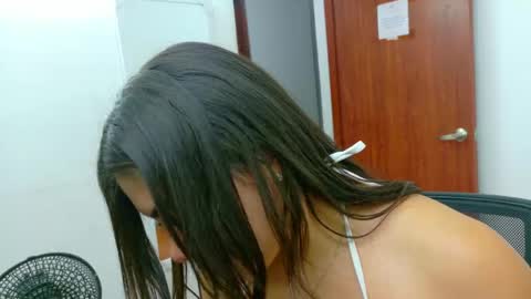 Snapshot of luna_rousse26 chatting on May 2026 02:45:01 PM luna_rousse26 online show from May 2026 02:45:01 PM