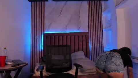 Luna  online show from September 2025 12:08:02 PM