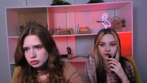 Luna online show from September 2025 07:05:01 PM