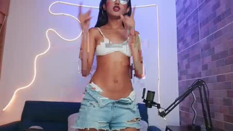 Snapshot of luna_valen chatting on May 2026 03:44:02 AM luna_valen online show from May 2026 03:44:02 AM