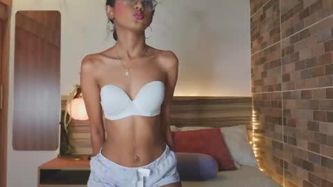 Snapshot of luna_valen chatting on June 2026 07:27:02 PM luna_valen online show from June 2026 07:27:02 PM