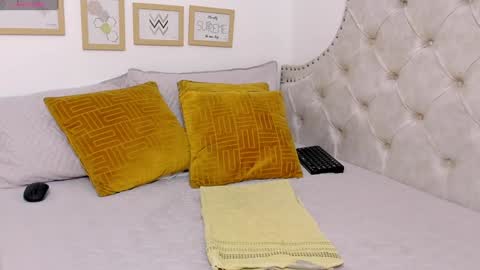 luna_valle online show from February 2025 11:15:02 PM