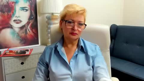 L u n a online show from April 2026 06:42:02 AM