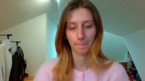 L U N A  online show from February 2025 02:47:02 PM