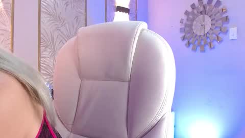 Luna online show from October 2025 04:10:02 AM