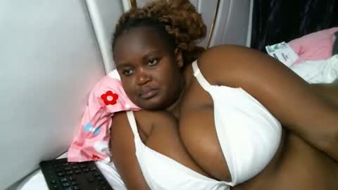 Snapshot of lunabloom01 chatting on September 2025 03:17:02 AM lunabloom01 online show from September 2025 03:17:02 AM