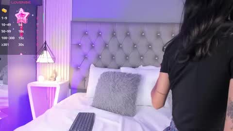 Luna  online show from February 2026 05:07:02 PM