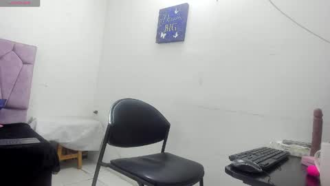 Snapshot of lunabrillante1972 chatting on May 2026 07:37:01 AM lunabrillante1972 online show from May 2026 07:37:01 AM
