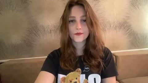 lunafeather online show from March 2026 05:44:01 AM