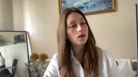 lunafeather online show from April 2026 05:54:02 AM