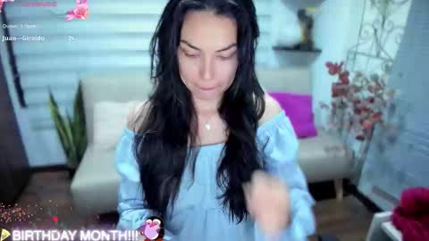 Luna online show from November 2025 03:38:01 AM