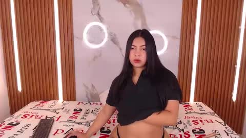 Luna  online show from October 2025 12:19:02 PM