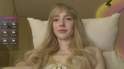 Luna online show from April 2026 12:28:01 AM