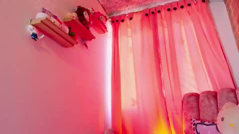 Snapshot of lunaira_deep chatting on October 2025 08:16:02 PM Scarleet online show from October 2025 08:16:02 PM