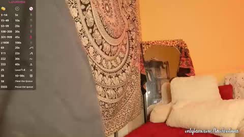 Snapshot of lunalawless chatting on October 2025 11:18:02 PM luna dela cruz online show from October 2025 11:18:02 PM