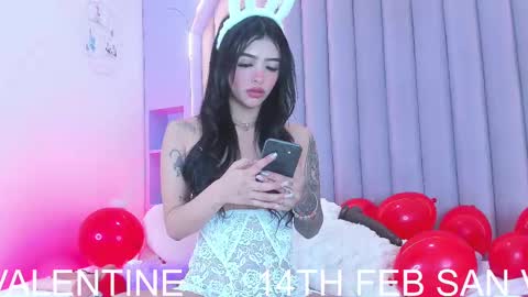 Snapshot of lunalenox_ chatting on February 2025 05:51:02 AM I M L U N A online show from February 2025 05:51:02 AM
