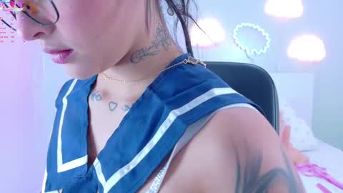 Snapshot of lunalenox_ chatting on September 2025 08:11:02 PM I M L U N A online show from September 2025 08:11:02 PM