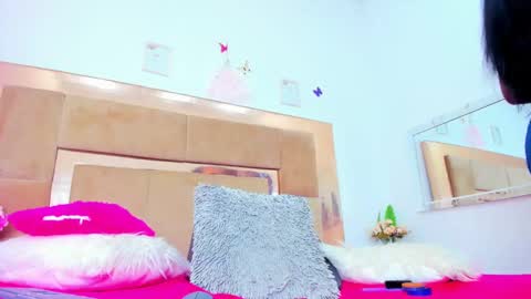 Luna online show from December 2024 06:17:02 PM