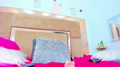 Luna online show from December 2024 12:23:01 AM