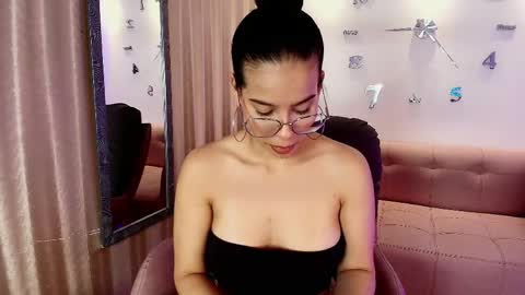 lunamillers_ online show from April 2026 04:41:01 AM