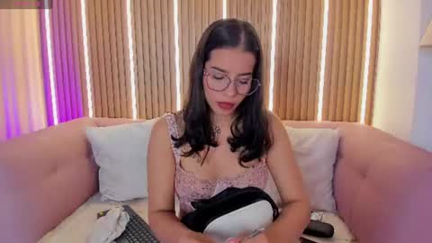 Snapshot of lunamillers_ chatting on July 2026 04:28:02 AM lunamillers_ online show from July 2026 04:28:02 AM