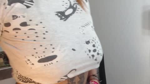 Julieth  online show from January 2025 11:11:01 AM