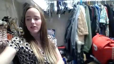 lunapixie2020 online show from October 2025 06:54:02 PM